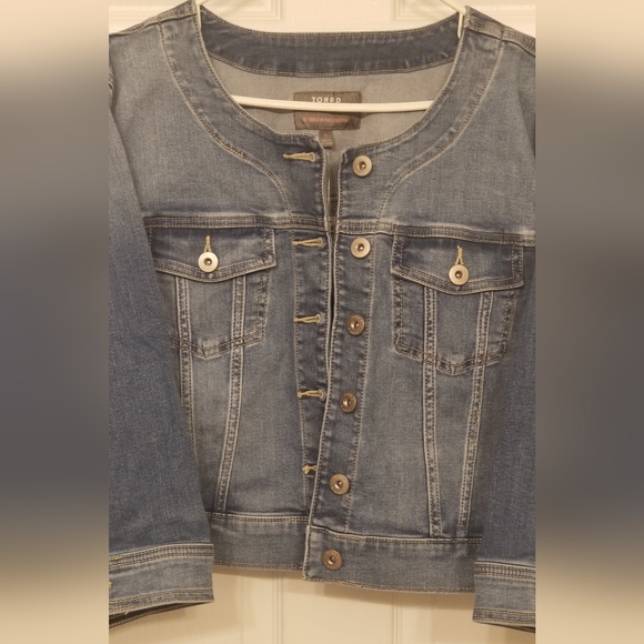 Sz 4 Torrid Collarless Crop Denim - Picture 3 of 12